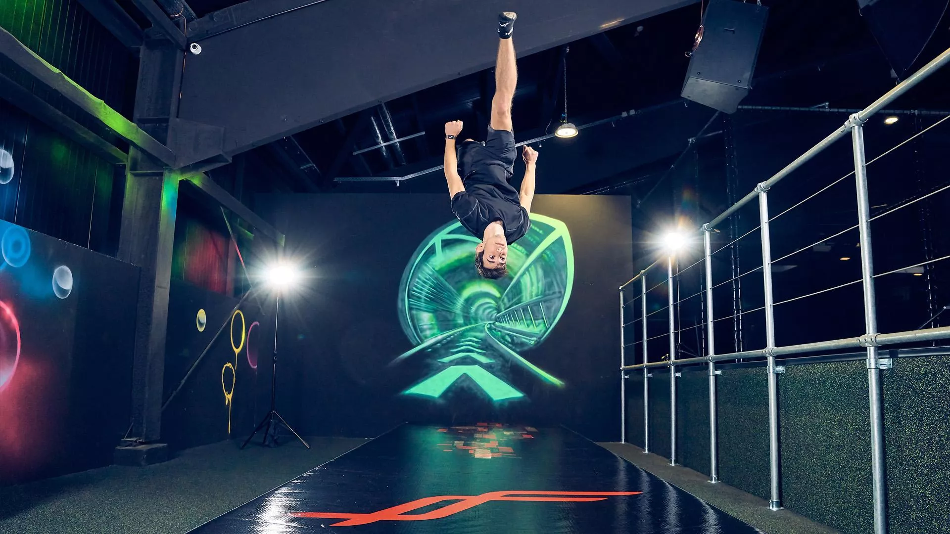  Kafle trampoline park attractions - Air Track